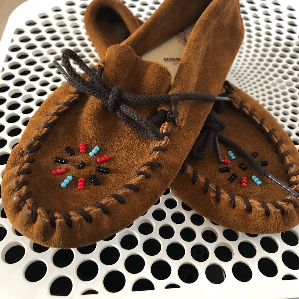 Kids, Minnetonka beaded leather moccasins
